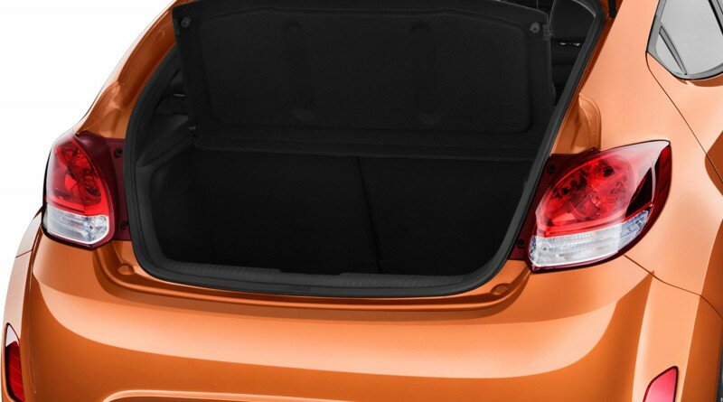 Hyundai Veloster boot space