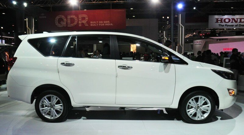 toyota innova crysta features